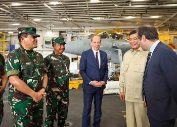 Panglima TNI Dampingi Menhan RI Tinjau Kapal Induk Prancis Charles De Gaulle