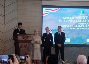 Serah Terima Jabatan PJ Bupati Lahat ke Bupati Terpilih Berlangsung Khidmat