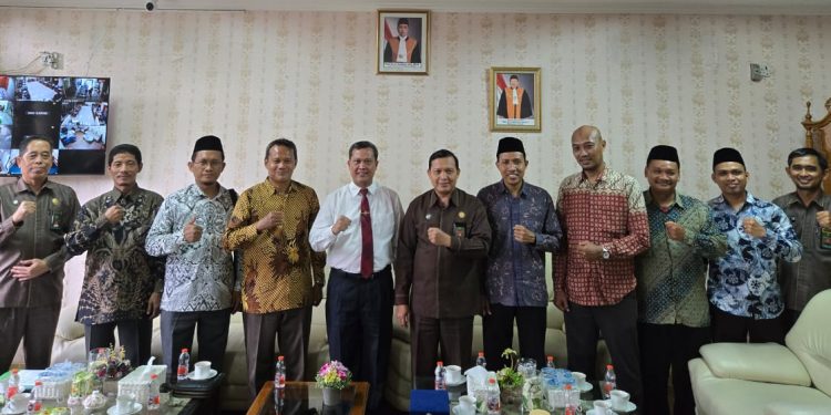 STIS Al-Manar Jakarta dan Pengadilan Agama Jakarta Timur Jalin Kerja Sama Strategis dalam Pendidikan Hukum Syariah