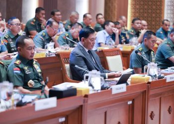 Panglima TNI dan Menhan RI Hadiri Raker dengan Komisi I DPR RI Bahas Penyesuaian Anggaran 2026