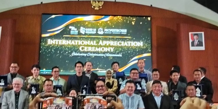 GSSD UI SUMMIT & EXPO 2025 & Property Inovasi Award Diberikan kepada 17 Penerima award