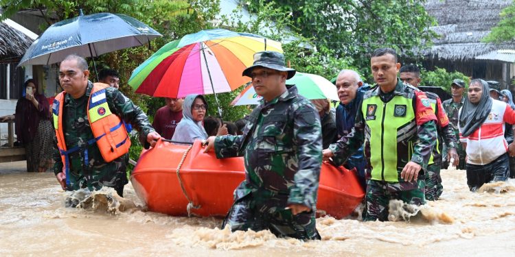 Percepat Evakuasi Korban Banjir di 9 Kabupaten/Kota, Kodam IM Kerahkan PRCPB