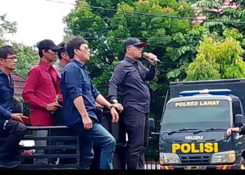 A-LSM-PL Gelar Aksi Damai di PN Lahat, Soroti Putusan Class Action Jembatan Muara Lawai