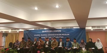 Seruan Ulama, Zuama Dan Cendiakiawan Muslim. Indonesisa Tentang Urgensi Persatuan Dunia Adil Damai, Adil Dan Srjahtera, Dan Beradab
