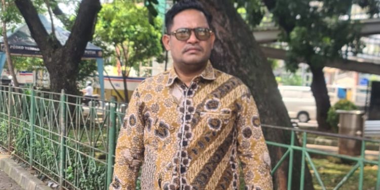 INTELEKTUAL MUDA INDONESIA DUKUNG GUBERNUR MALUKU TERTIBKAN TAMBANG ILEGAL DI PULAU BURU
