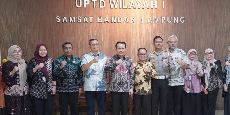 Tingkatkan Kualitas Pelayanan dan Pendapatan, Direktur Operasional Jasa Raharja Berikan Pembinaan di Lampung dan Tinjau Samsat Rajabasa
