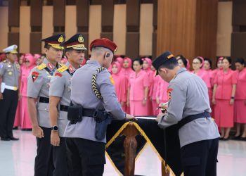 *Polri Laksanakan Kenaikan Pangkat 87 Perwira Tinggi, Empat Perwira Raih Bintang Tiga*