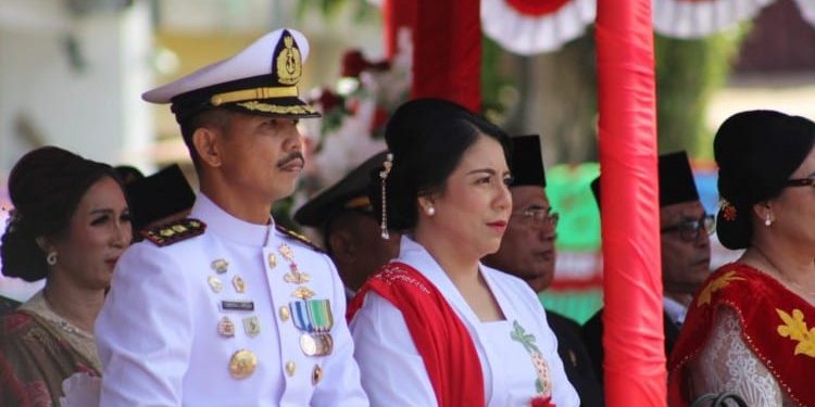 Lanal Nias Pukau Tamu Undangan di Upacara HUT Ke-81 RI, Komandan Lanal Bersama Forkopimda