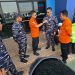 Sinergi TNI AL dan Basarnas, Lanal Banjarmasin Kawal dan Serahkan Barang Bukti KM Virgo Transport 8