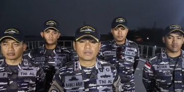 KRI Bung Hatta-370 Kerahkan Alutsista Penuh Evakuasi Korban KM. Virgo Transport 8