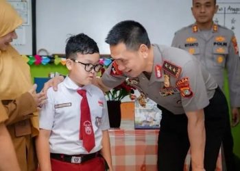 Kapolda Metro Kunjungi SDN Gunung 01, Kenalkan ‘Polisi Sahabat Anak’