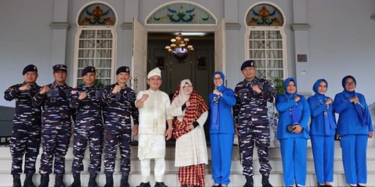 Hadirkan Pengabdian Kunjungi Negeri Istana Kabupaten Siak Sri Indrapura, Danlanal Dumai Perkuat Sinergi Hadirkan Pengabdian