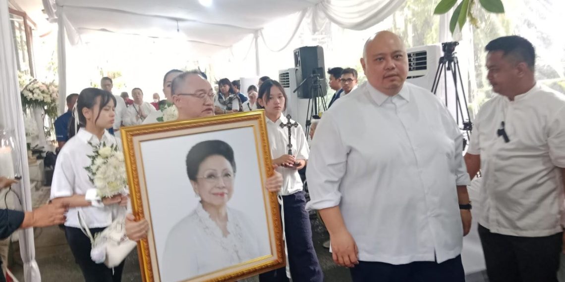 Martha Tilaar Dimakamkan di San Diego Hills