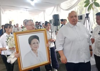 Martha Tilaar Dimakamkan di San Diego Hills